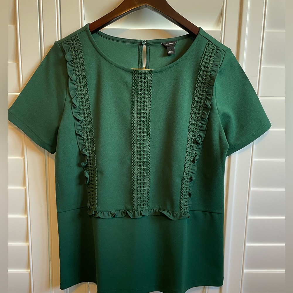Ann Taylor Green Short-sleeve Shirt